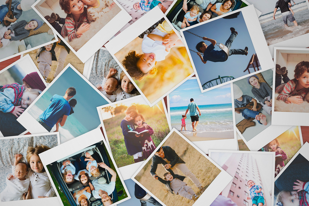 Instant Photos Collage Mockup (PSD Format)