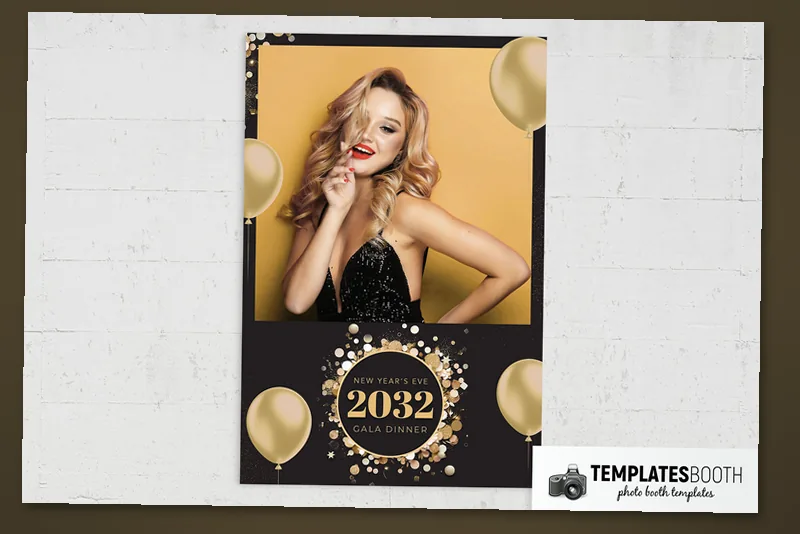 NYE Party photo booth template: portrait print with one photo above gold year emblem